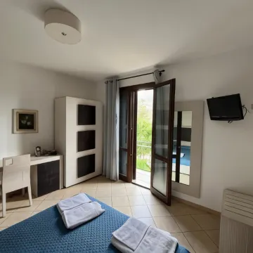 Hotel Millennium - Housity