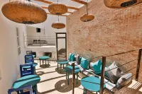 Mama Souiri Hotel - موقف سيارات