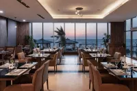 Waves Hotel - breakfast