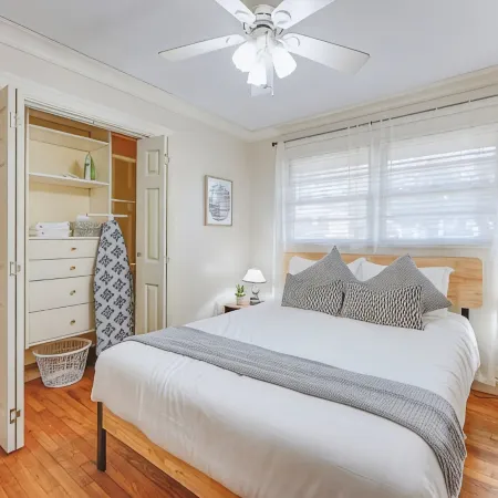ATL Cute Home+Guest House 1mi from the Battery