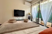 Elegant Haven of Peace | Garage | Terrace | Garden | Residential Pool |WiFi - 民泊