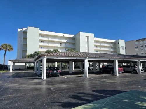 海濱三樓陽台景觀兩卧室公寓，307單元