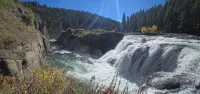 Charming 3-bedroom riverside cabin close to Grand Teton and Yellowstone - Alphydda