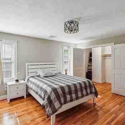 Modern & Charming 3-bedroom house in Worcester. Rooms
