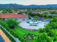 Large Estate 6 Bds, Pickleball,Volleyball+BasketBall, Putting,Pingpong,Gameroom - Private Pools