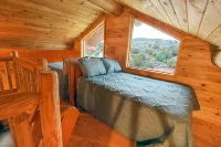 Stunning Cabin w/ Huge Deck & Amazing River Valley Views - WIFI