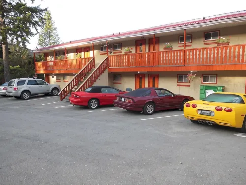 Rocky Mountain Springs Lodge - Motels
