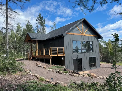 Forest Bathing. Lake Superior Views. Charming 1 bedroom apartment/suite.
