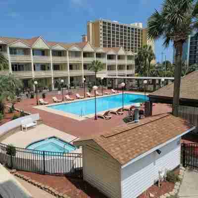 Cozy condo in charming Myrtle Beach with AC, WiFi Fitness & Recreational Facilities