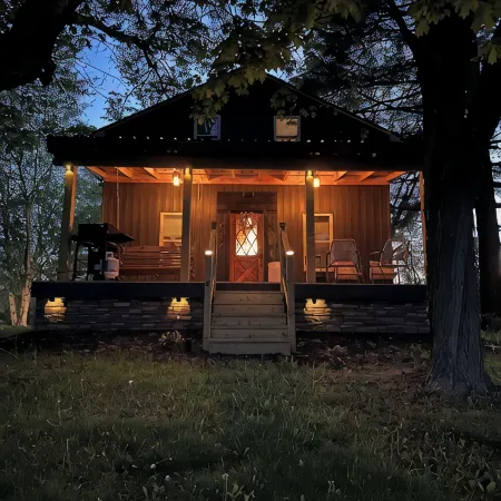 Hartford Cottage | Cabin Feel in Burghill | 2 mi Big Oak Meadows & Hartford Hill Ξενοδοχεία στην πόλη Trumbull County