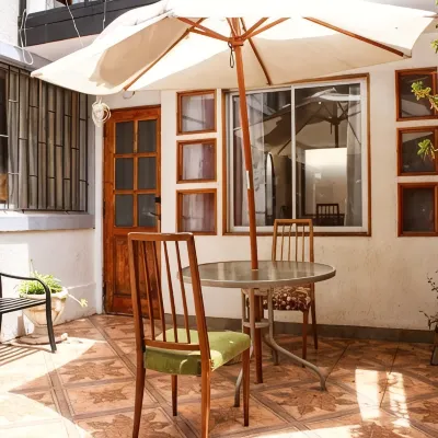Hostal EntreOrientes Hotels near El Encanto Beach