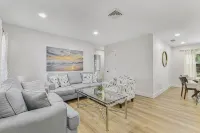 Cozy 3BR Home Near Beach & Park - 4-Sterne