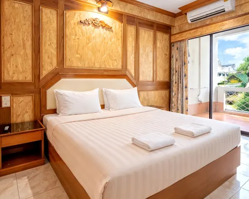 Chatsuree Mansion Hotels near Wat Loung