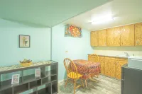 Semi-basement 2-bedroom apartment with AC in Fairbanks