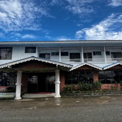 Kinabalu Rose Cabin Hotels near Hounon Ridge Farmstay & Camping
