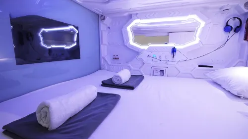 Shakti Capsule Cihampelas Bandung - 2-Star