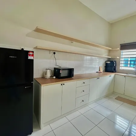 PoloStay Landed House 4 Room for 10 pax