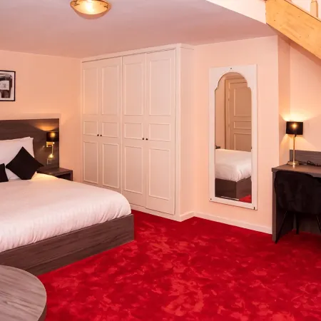 La Bourse Hotel