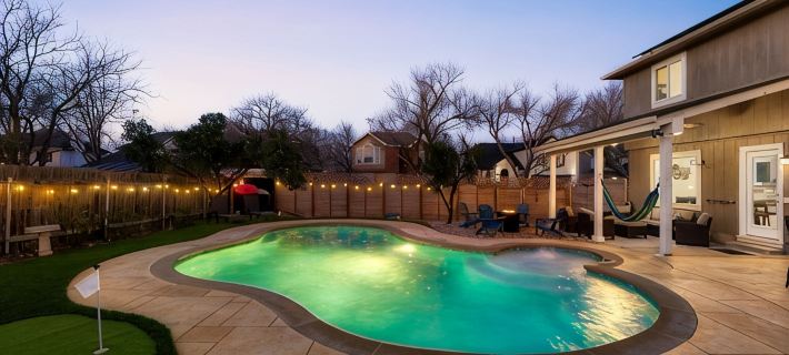 Pool+HotTub+Firepit+Grill+Billiards+MiniGolf+PS4 Hotels in Pflugerville