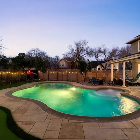 Pool+HotTub+Firepit+Grill+Billiards+MiniGolf+PS4