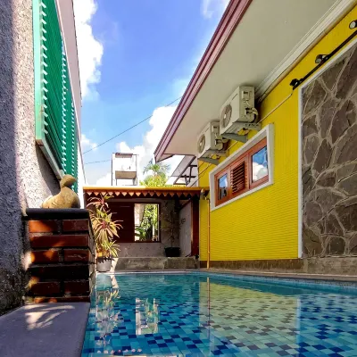 Sabi Yellow House at Prawirotaman, w/ Private Pool - Villas