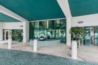Bella Luna -12th Floor Unit with Fabulous panoramic view of Ole River