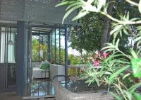 VILLA ALFONSA - APARTMENT "L'ATELIER" sea view, Garden level South-East - 4 ดาว