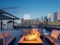 Stunning in Hollywood ,free parking , gym hot jacuzzi ,Rooftop Hotels in West Hollywood