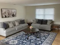 Cozy Modern 4Br Retreat on 1.5 Private Acres Near Yale & Trails Hotels in Hamden