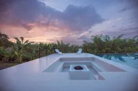 Grand Cypress Luxury Home Amazing location/ outdoor Pool, free Wifi ,Terraza - Villas
