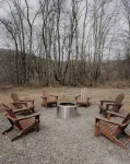 Group Getaway: Sleeps 15, 11 Priv Acres, Wood fire hot tub, sauna, karaoke