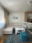 “Cozy Haven & Chic Urban Oasis” - Apartments