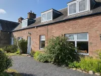 Owl Cottage, in Rural Farm Location with Games Room Hotele w: Jedburgh