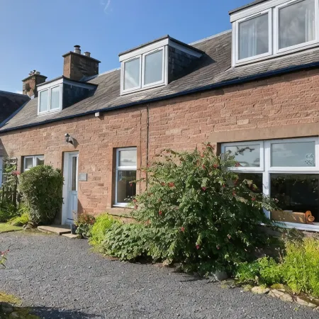Owl Cottage, in Rural Farm Location with Games Room