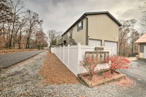 Kentucky Lake Oasis- Walk to Lake, Game Room, Fire Pit & Boat Parking