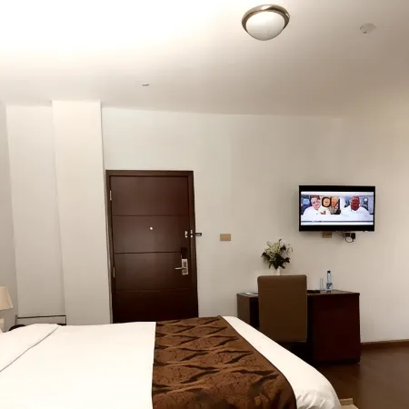 Black Horse Hotel Apartment