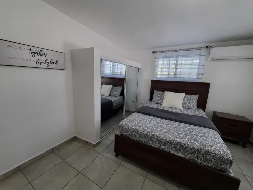 Aguadilla Sunrise Apt,solar powered, 8 minute walk to beach Free Wi-Fi & Parking
