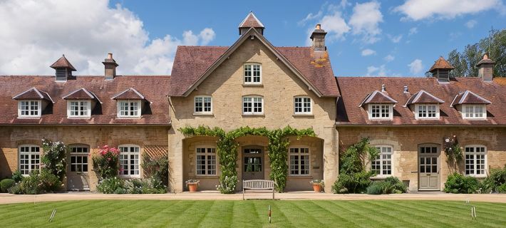 Cheltenham Cottage Hotels in West Oxfordshire District