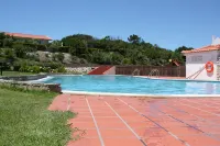 Apartment With Shared Pool, landscaped gardens, Wi-fi