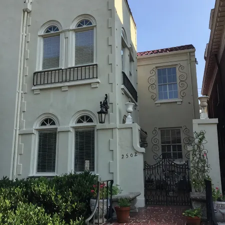 Stunning Mediterranean Monument Avenue flat in the heart of RVA's Fan District