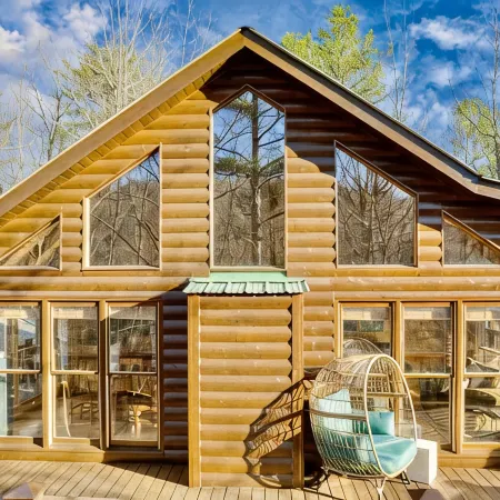 Amazing Foliage Views + Mountain View + Hot Tub + Fire Pit + Wrap-around Deck