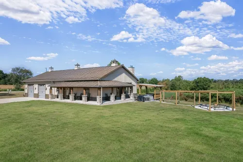 Barn! Golf Sim/Theater, Bunk Slide, Mini Golf, Hot Tub, Saloon Bar, Firepit!