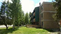 Centrally located to all Summit County winter and summer attractions! - Pools