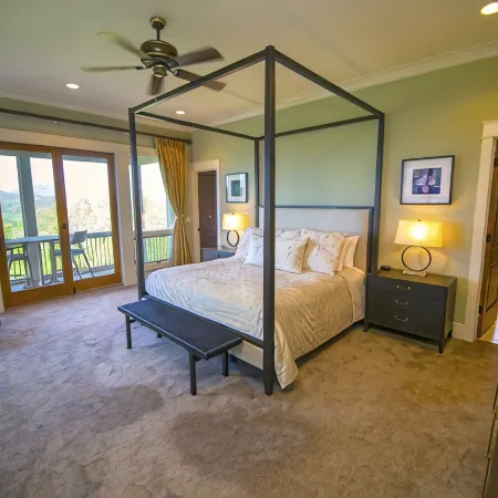 Luxury Mountaintop 2-Home Compound on 50 Acres. Sleeps 28. Black Mtn/Asheville