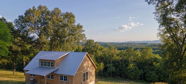 Stunning New Home at Sky Hawk Ridge, a 185-Acre Refuge ONE MILE to Buffalo River Hotels in Searcy County