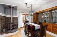 Classic Lansing Home: In the middle of everything
