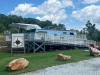 Beached Houseboat-Free Park Pass - 2성급