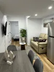 Cozy 2 Bedroom Basement - บังกะโล