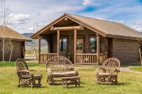 Beautiful Log Cabin in Paradise Valley, Montana - Hytter