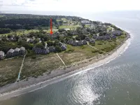 Sunset Villa Across the Street from Beach & Walk to Pool / Golf